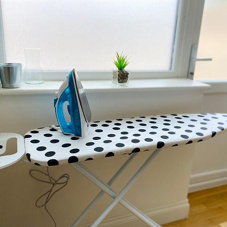 Modern 1-Bed Apt 30Min To Central London & Parking Ngoại thất bức ảnh