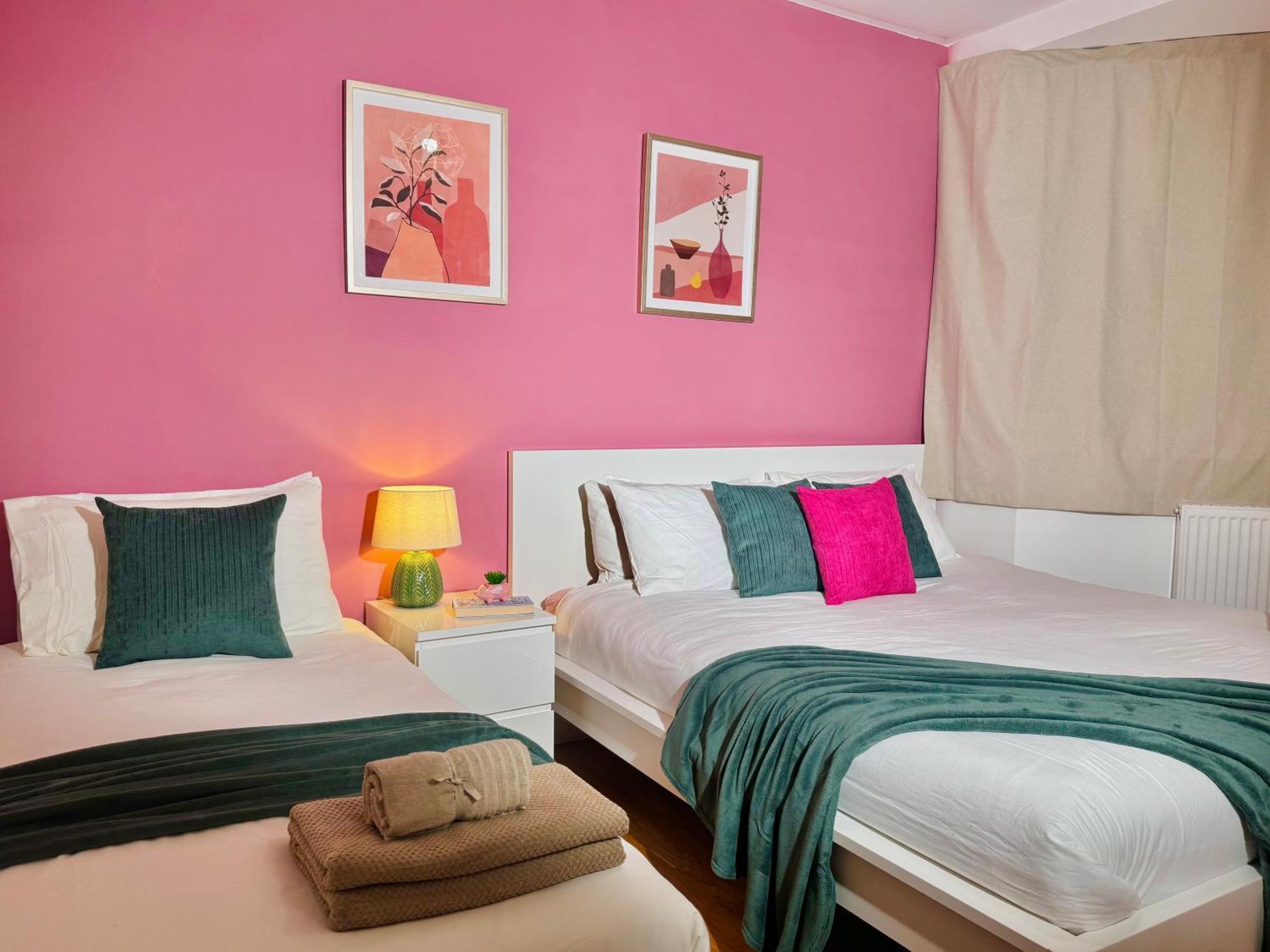 Modern 1-Bed Apt 30Min To Central London & Parking Ngoại thất bức ảnh