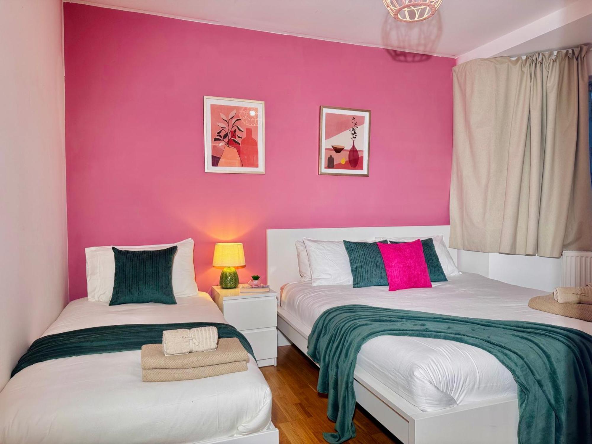 Modern 1-Bed Apt 30Min To Central London & Parking Ngoại thất bức ảnh