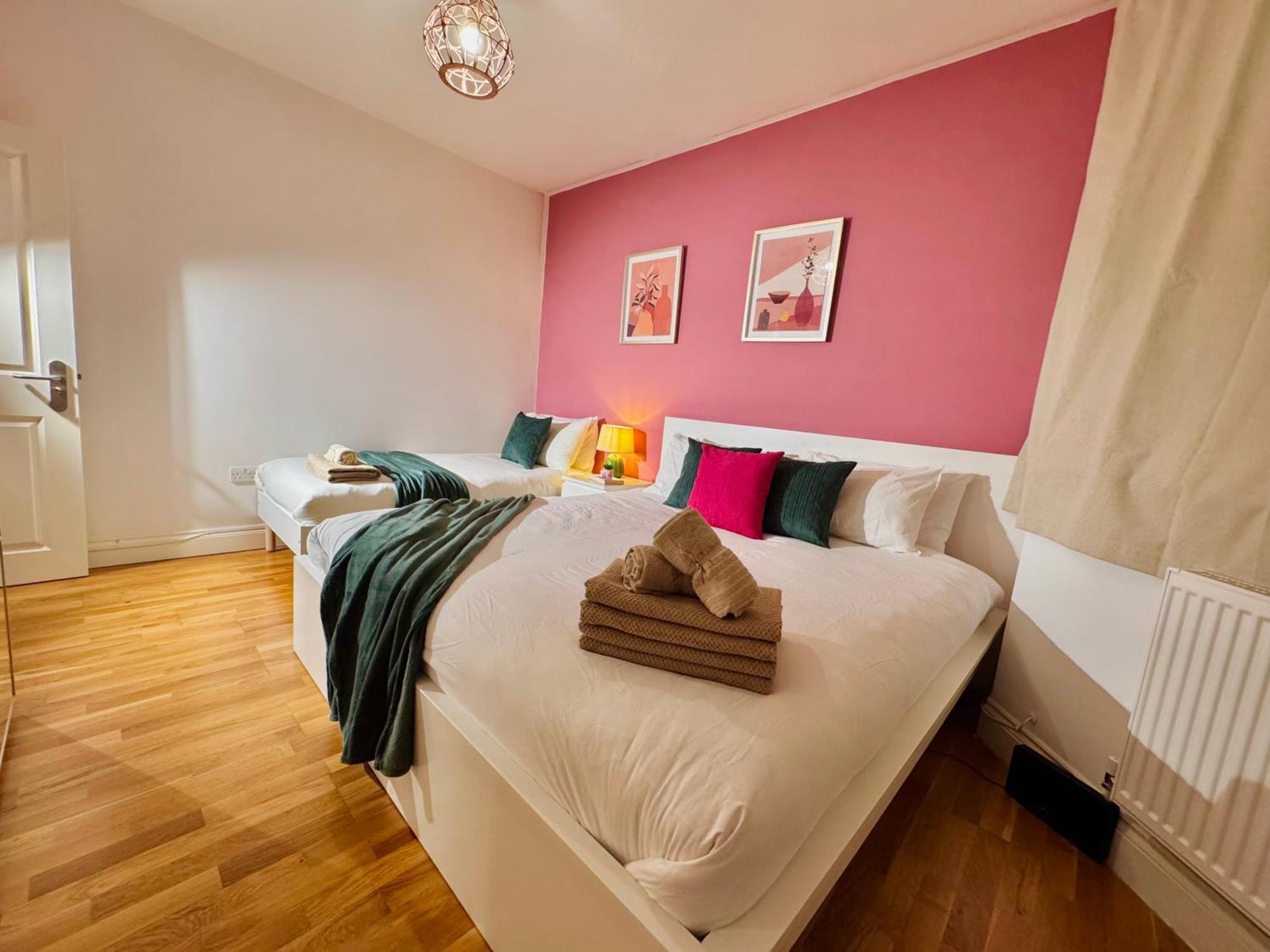 Modern 1-Bed Apt 30Min To Central London & Parking Ngoại thất bức ảnh