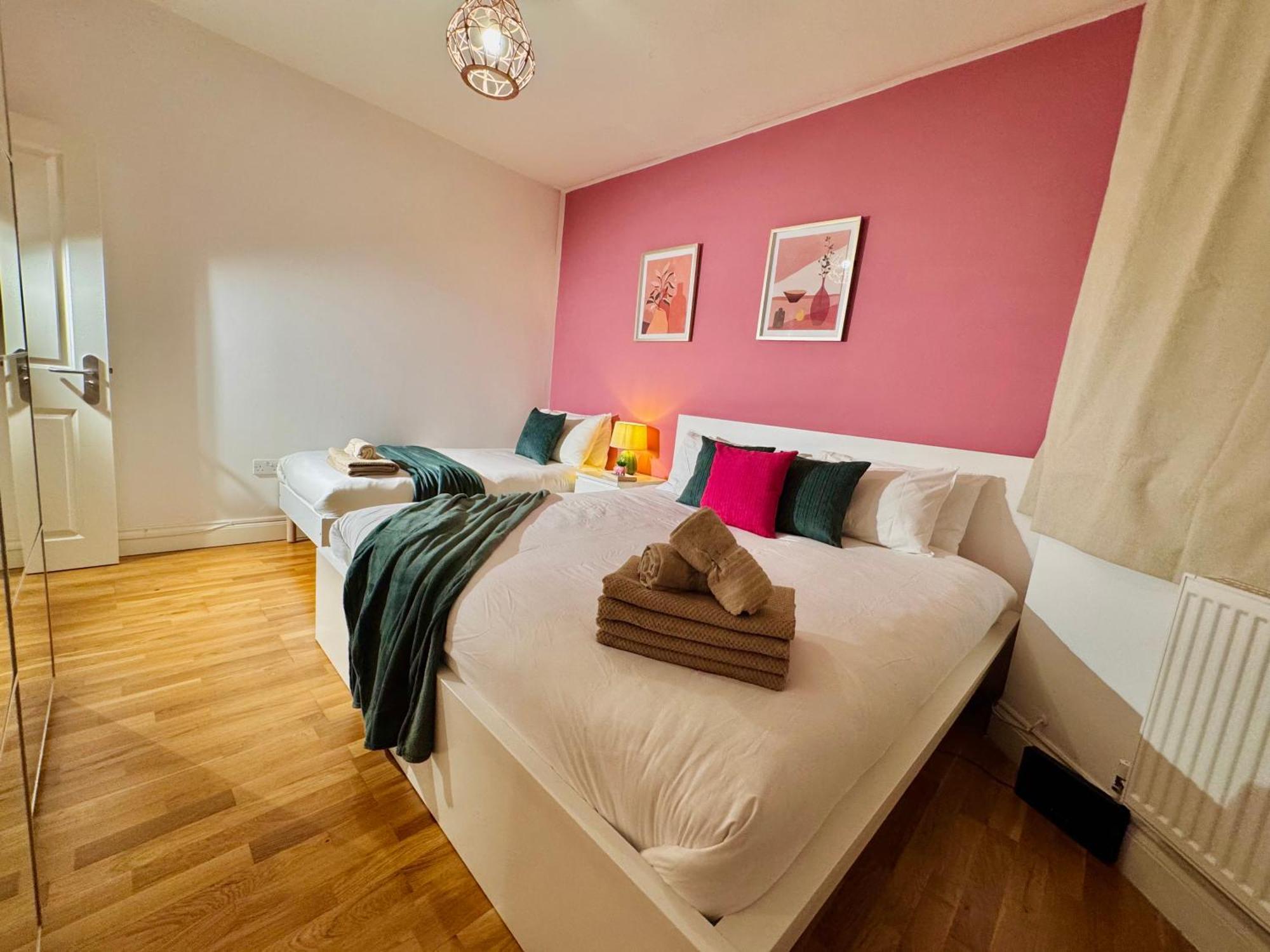 Modern 1-Bed Apt 30Min To Central London & Parking Ngoại thất bức ảnh