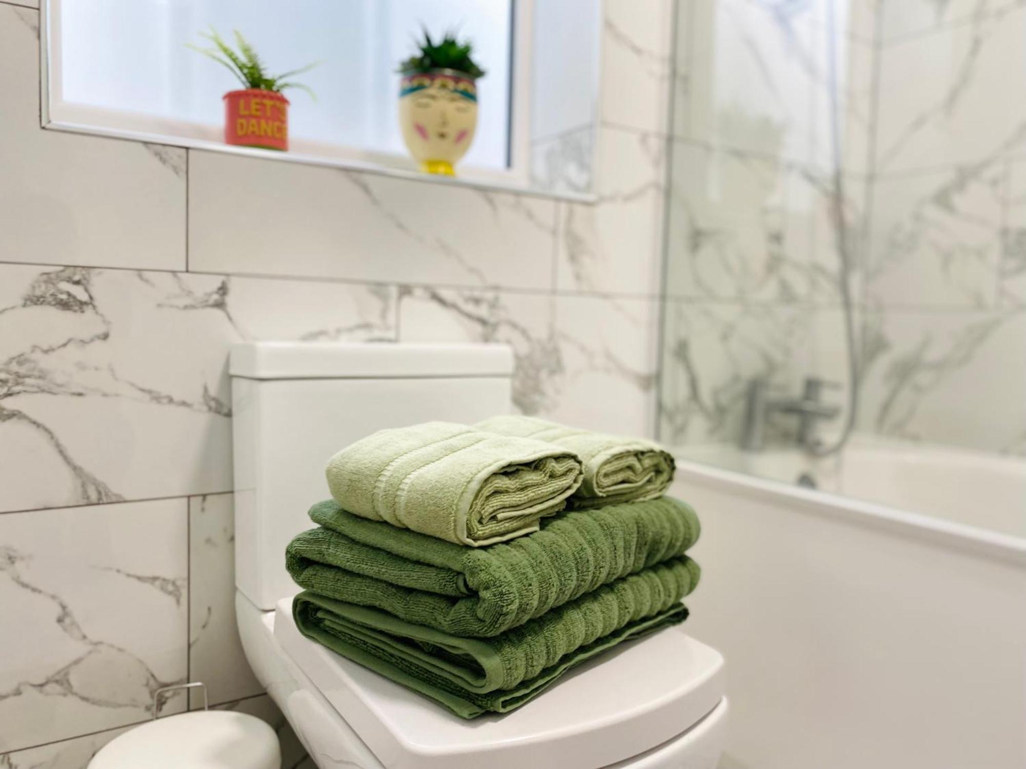 Modern 1-Bed Apt 30Min To Central London & Parking Ngoại thất bức ảnh