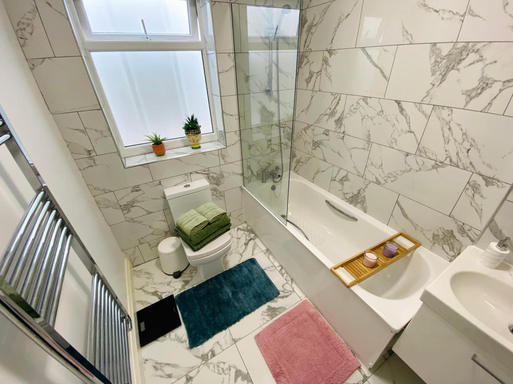 Modern 1-Bed Apt 30Min To Central London & Parking Ngoại thất bức ảnh