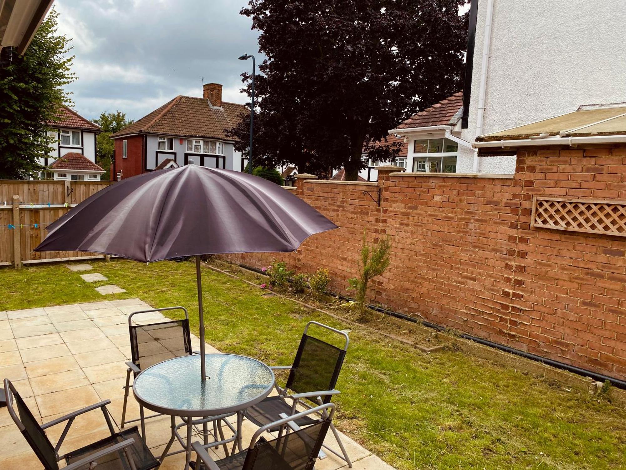 Modern 1-Bed Apt 30Min To Central London & Parking Ngoại thất bức ảnh